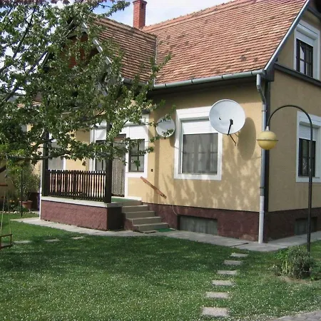 Balatonszabadi/balaton 20020 公寓